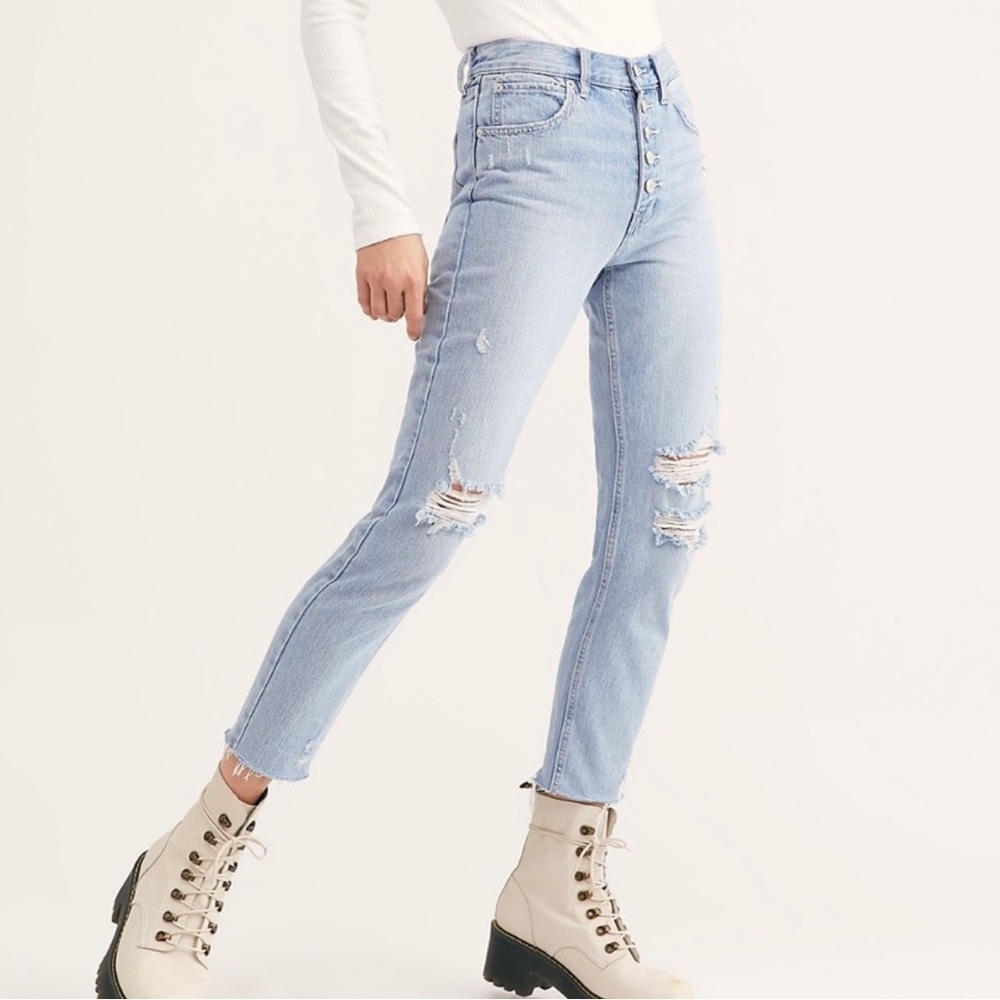 Free People Distressed Buttonfly Light Wash Cropped Skinny Jeans